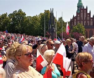 Manifestacja 4 czerwca na placu Solidarności w Szczecinie