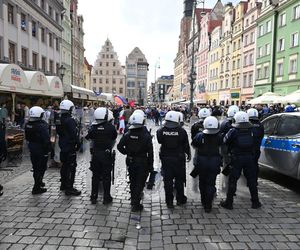 Kibice Chelsea i Real Betis zdewastowali rynek we Wrocławiu
