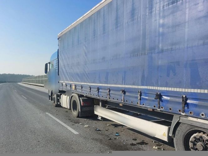 Bus wjechał w ciężarówkę, która stała w korku po poprzednim wypadku