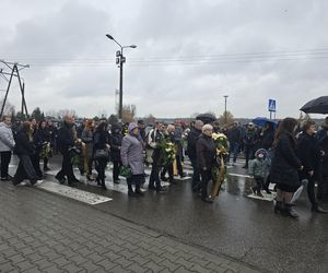 Pogrzeb Jana Furtoka w Katowicach. Tłumy kibiców i działaczy żegna legendę GKS Katowice