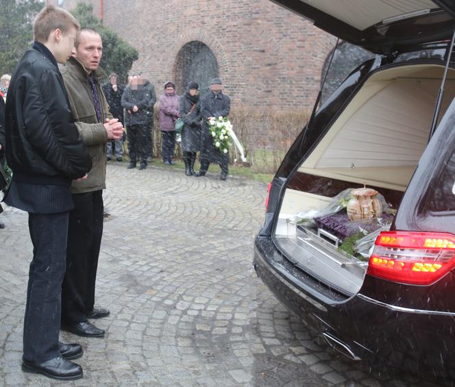 Zabrze. Pogrzeb kobiety, która zmarła po urodzeniu MARTWEGO dziecka