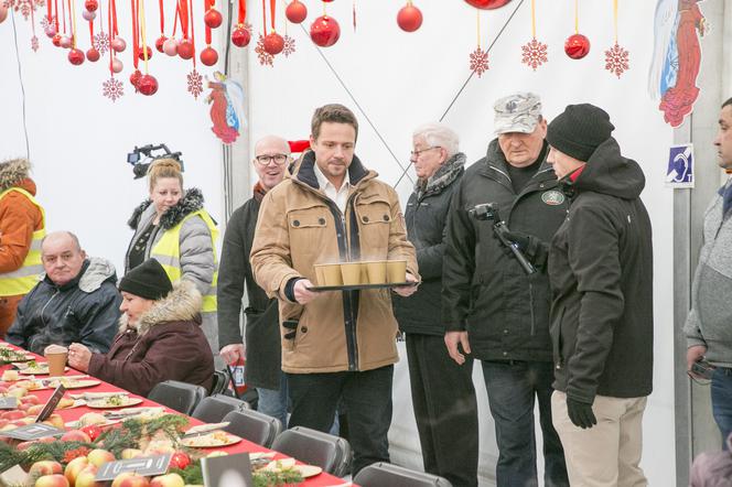 Trzaskowski rozdawał barszcz