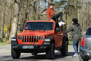 Kuba Wojewódzki nie potrafi zejść z samochodu 