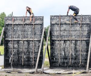 Runmageddon w Katowicach 2025. Błoto, pot i triumf na Hałdzie Kostuchna