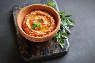 Z soczewicy w słoiku robię pyszną pastę. Jest uniwersalna i pasuje nie tylko do chleba 