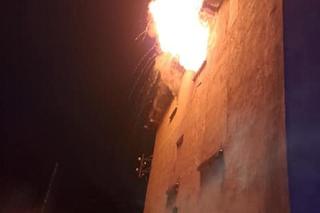 Płomienie buchały z okien na kilka metrów