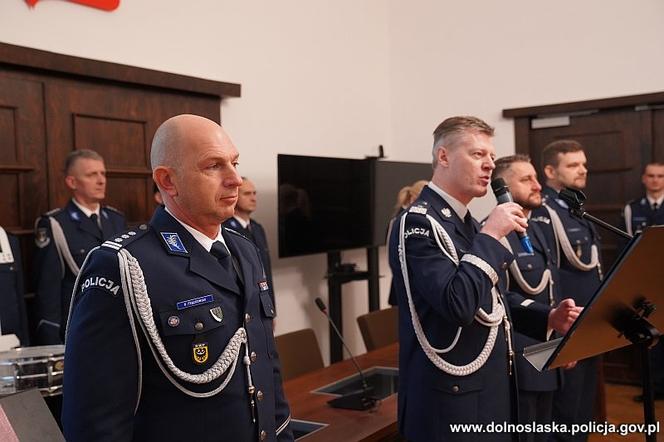 Nowi funkcjonariusze we Wrocławiu. Ponad połowa to policjantki! [ZDJĘCIA]