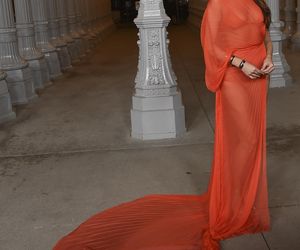 Gwiazdy na gali Lacma: Kim Kardashian i Laura Dern z biustem na wierzchu