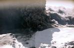 Chmura po wybuchu wulkanu na Islandii