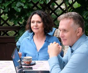 M jak miłość odc. 1825. Marysia (Małgorzata Pieńkowska), Artur Rogowski (Robert Moskwa)