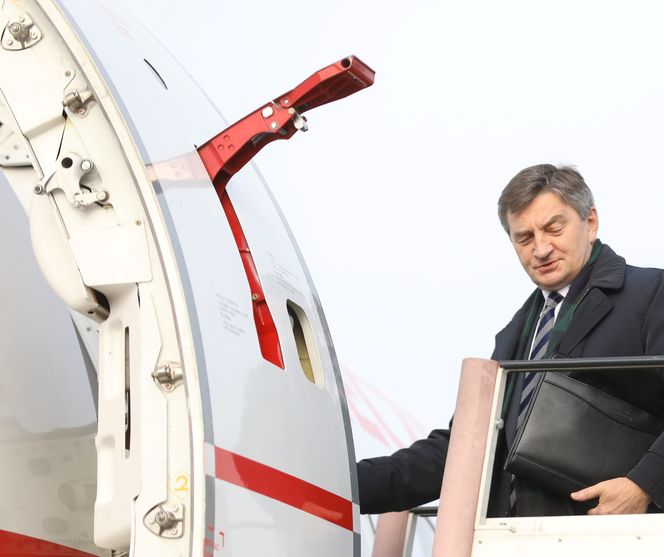 Latał na odpusty, dożynki i badmintona. Marek Kuchciński