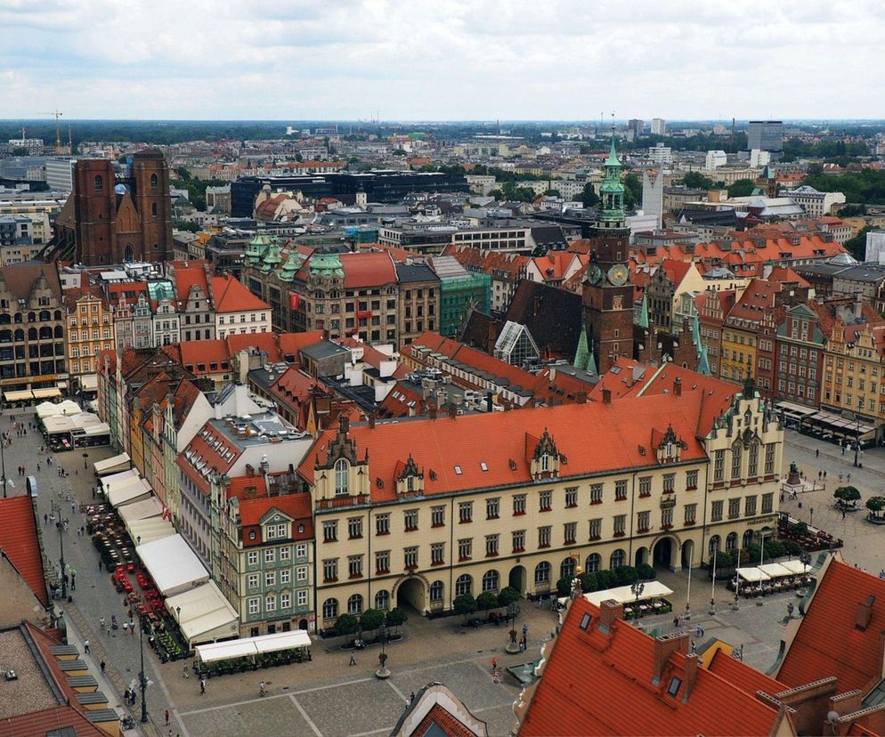 Ilu mieszkańców mają te miasta Polski? Sprawdź swoją wiedzę w quizie!