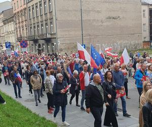 Przez Kraków przeszedł marsz solidaryzujący z warszawskim Marszem Miliona Serc