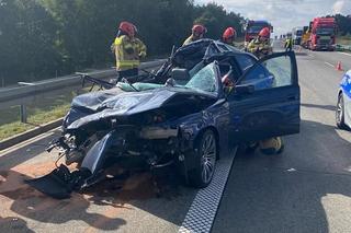 Koszmarny wypadek na autostradzie A2. Kierowca BMW cudem uszedł z życiem