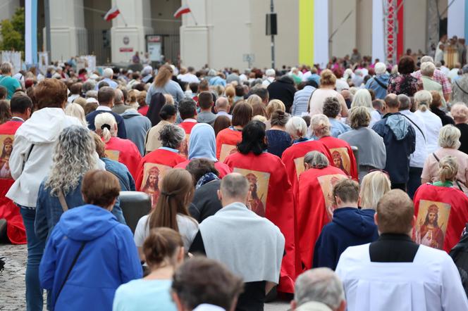 75 lat temu obraz Matki Boskiej w Lublinie zapłakał. Wierni uczcili rocznicę „Cudu lubelskiego” procesją różańcową