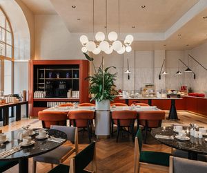 Mövenpick Grand Hotel