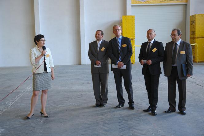 Nowa inwestycja firmy Xella Polska, otwarcie (od lewej) Monika Mychlewicz, Jan Buck-Emden, Cezary Szeszuła Jerzy Sieja 