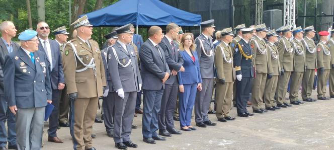 Nadanie sztandaru dla 16 WOG