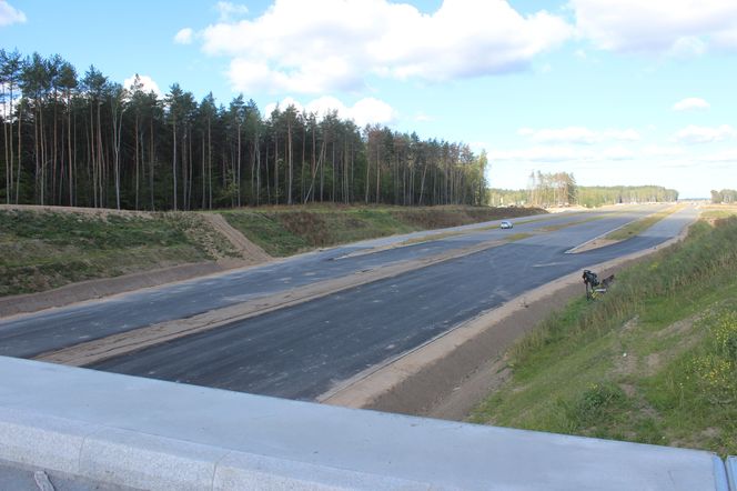 Niedaleko Białegostoku nowa droga pnie się w górę! To kolejny odcinek S19 na Podlasiu