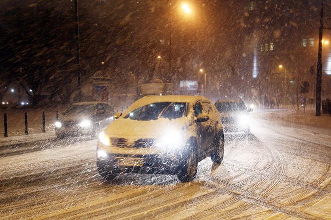 Pogoda długoterminowa - atak zimy w Polsce. Złe wieści dla kierowców!
