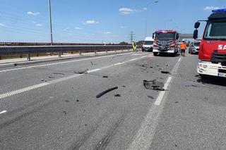 Tragedia na A1. Kierowca busa najechał na TIRa. Zginął na miejscu