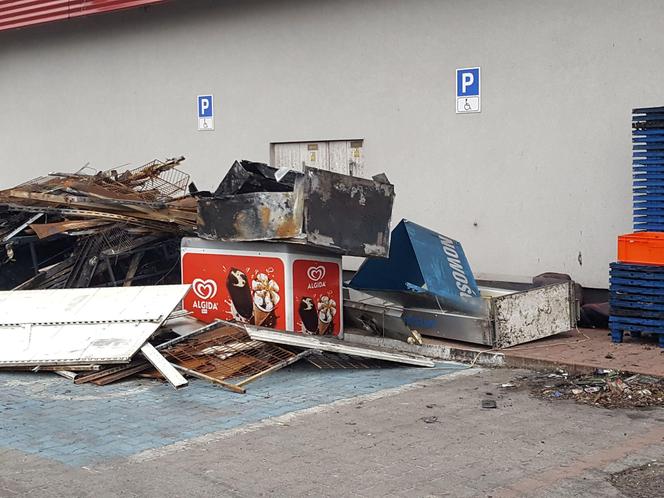 Spalone Intermerché w Górze będzie wyburzone i odbudowane