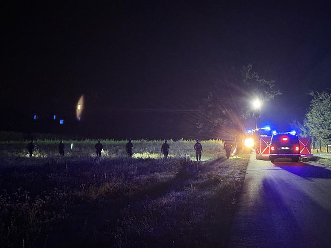  Brutalne zabójstwo na środku drogi pod Grójcem. Podpalili ciało i uciekli