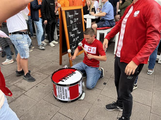 Tak Polacy bawią się w Hamburgu! Wszyscy są podekscytowani przed meczem! 