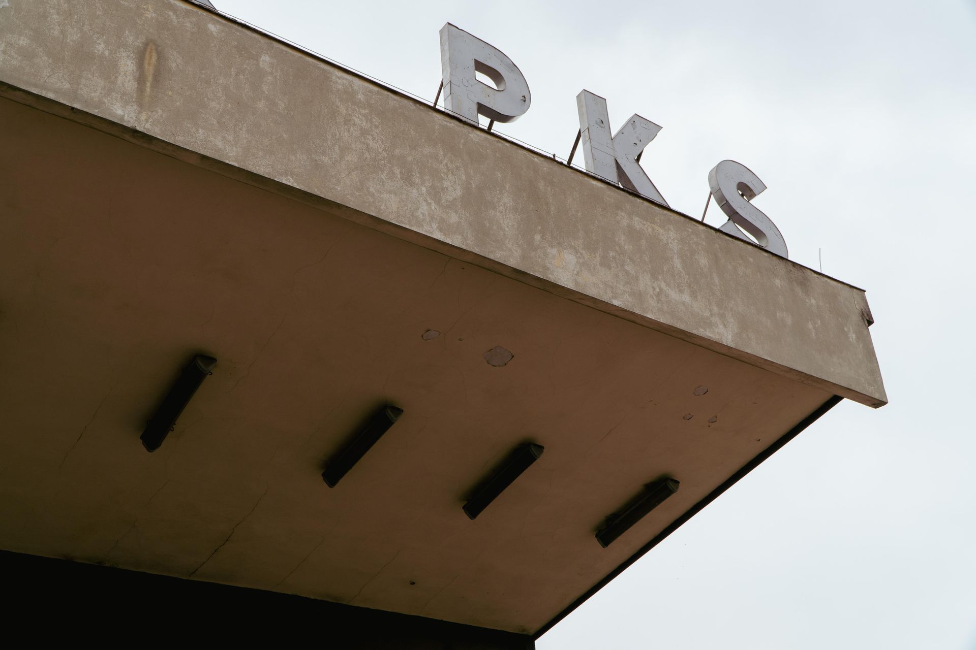 Dworzec PKS w Gdańsku. Neon