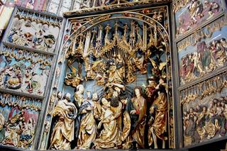 Ołtarz Wita Stwosza niemal gotowy po renowacji. Odzyskał średniowieczne kolory i blask