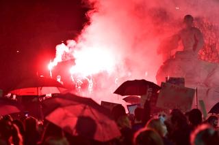 Protesty kobiet 30.10.2020 w Polsce. Co się dzieje w Warszawie? [RELACJA NA ŻYWO, ZDJĘCIA, WIDEO]