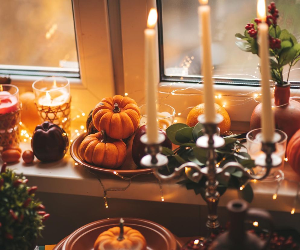 Przystrojony parapet na Halloween