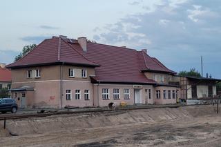 Zniszczone dworce z Warmii i Mazur mają zostać odnowione. Z niektórych strach korzystać! [ZDJĘCIA]