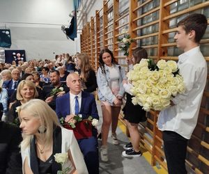 Jubileusz 40-lecia połączony był ze świętem szkoły, ponieważ obchodzi ona również 28. rocznicę nadania imienia.