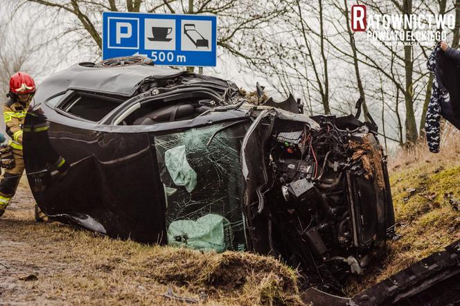 Wypadek na DK 16. W miejscowości Buniaki zderzyły się dwa samochody osobowe