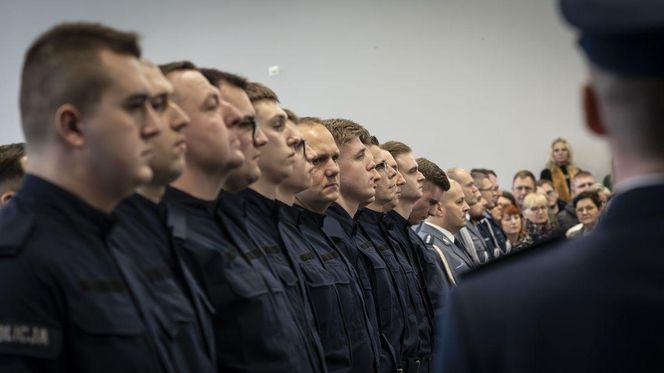 Gdańsk ma nowych policjantów. Złożyli ślubowanie [GALERIA]