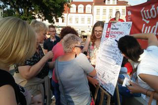 Wczoraj na Rynku w Rzeszowie odbył się manifest Szlachetnej Paczki