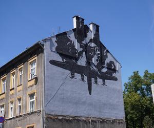 Mural upamietniajacy samolot Liberator zestrzelony nad Zabłociem w nocy z 16/17 sierpnia 1944