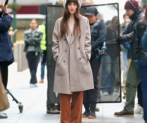 Dakota Johnson to jedna z najlepiej ubranych gwiazd. W czym tkwi sekret jej stylu? 
