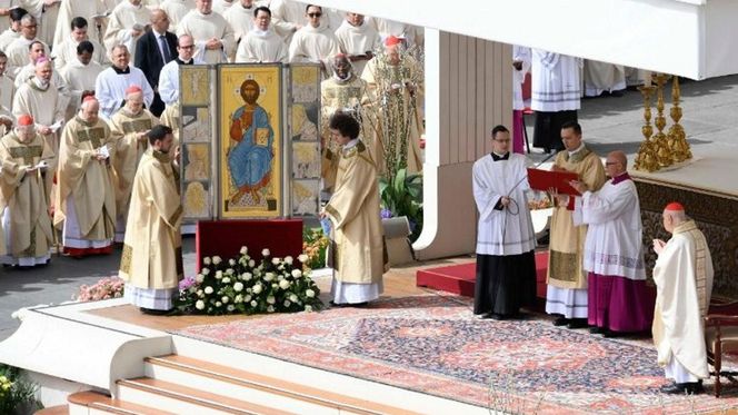 Watykan. Papież Franciszek zabrał głos w Niedzielę Wielkanocną. Oto, co powiedział [ZDJĘCIA]
