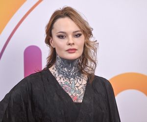 Monika Miller przyszła na premierę i się zaczęło. Tylko spójrzcie na jej nogi!