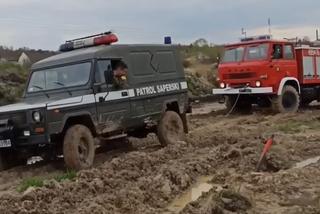 W Parszowie patrol saperski ugrzązł w błocie. Star 266 dał radę [ZDJĘCIA] 