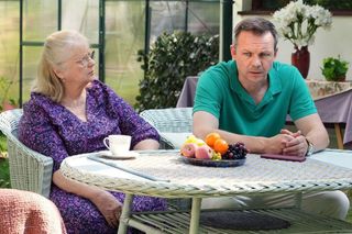 	Barwy szczęścia odc. 3083. Amelia (Stanisława Celińska),  Bruno (Lesław Żurek)