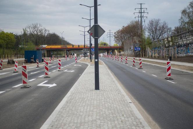 Ulica Nowowęglowa to dwupasmowa droga, która w łatwy sposób połączy drogę krajową nr 14 i dojazd z autostrady z Nowym Centrum Łodzi i dworcem Łódź Fabryczna