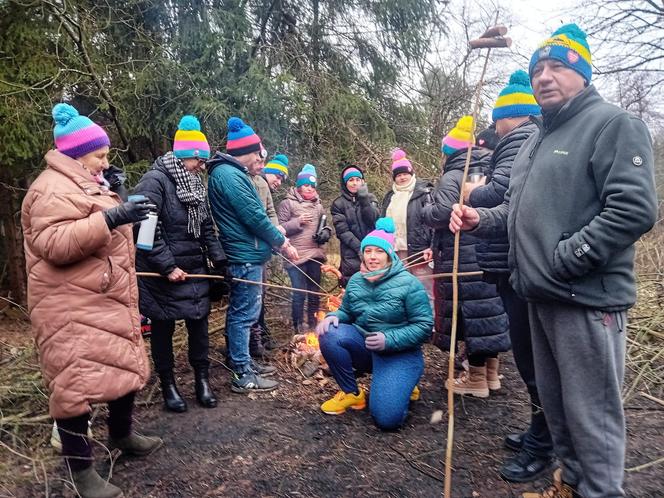 Majestatyczna Kamienna zapiera dech w piersiach. Zimowe kąpiele "naszych" Morsów      