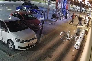 Bitwa przed restauracją na Dzikowie. Panowie z ciasnej toalety przenieśli się przed lokal 