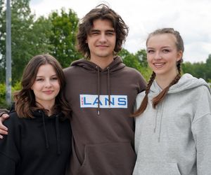 Barwy szczęścia odc. 3255. Ewa (Gabriela Ziembicka), Romeo (Jacek Tyszkiewicz), Ewelina (Amelia Listwoń)