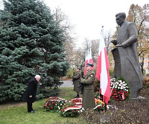 Jarosław Kaczyński wraz z delegacją PiS złożył wieńce przed pomnikami Ojców Niepodległości