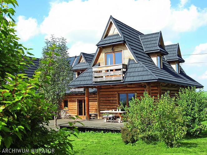 drewniany dom w górach