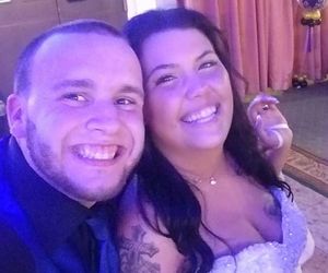 Zamordował ciężarną żonę, ranił córeczki, bo chciał syna